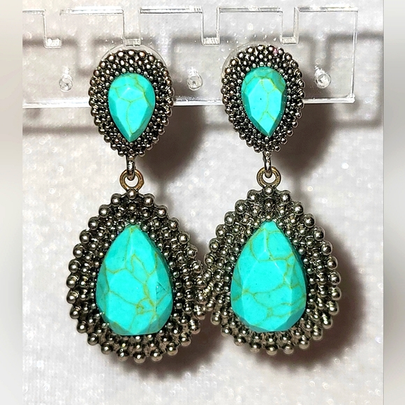 Source Unknown Jewelry - Elegant Faux Turquoise Silver Tone Dangle Stud Earrings